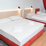 Portal Nočitev z zajtrkom